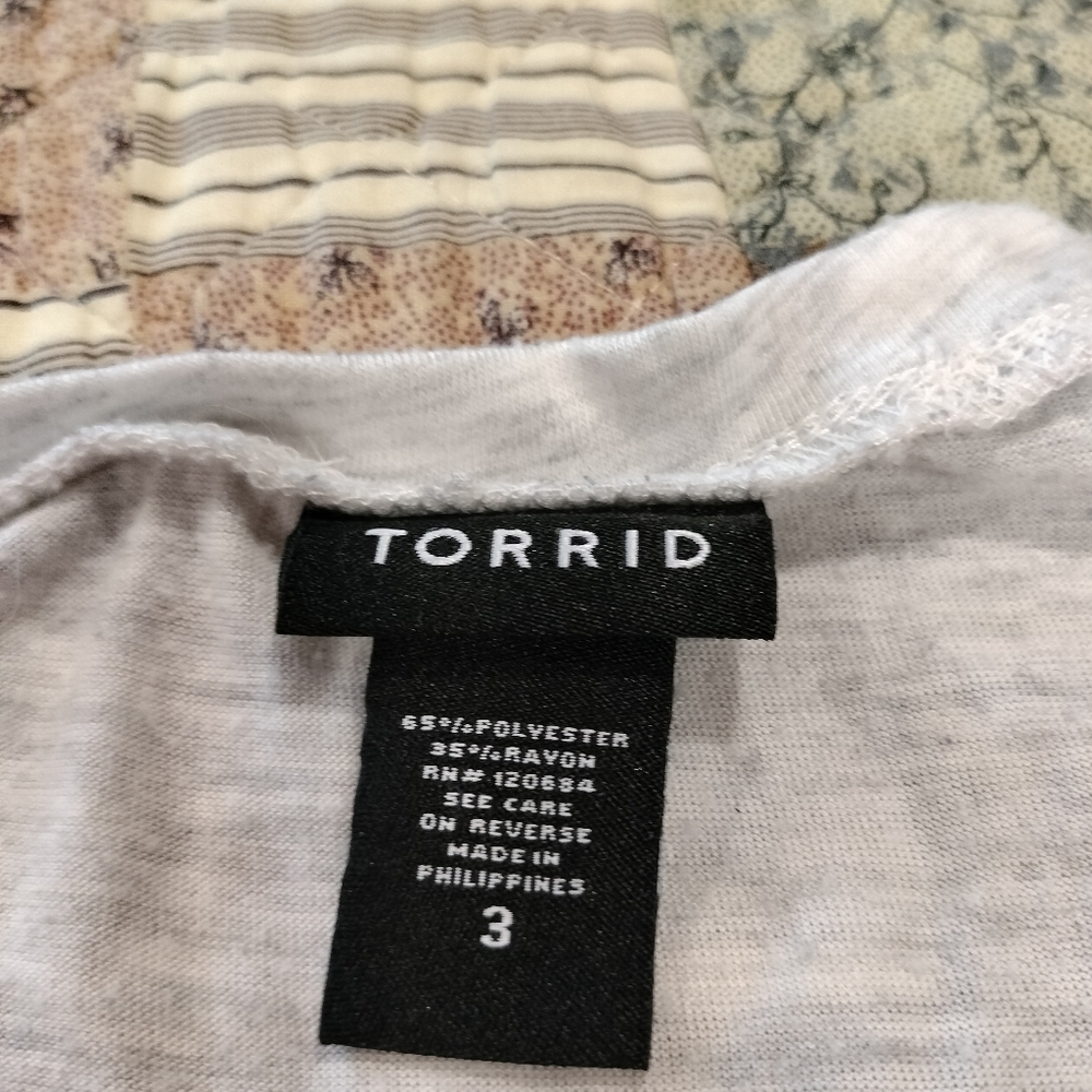 Torrid raglan tee - Picture 3 of 3